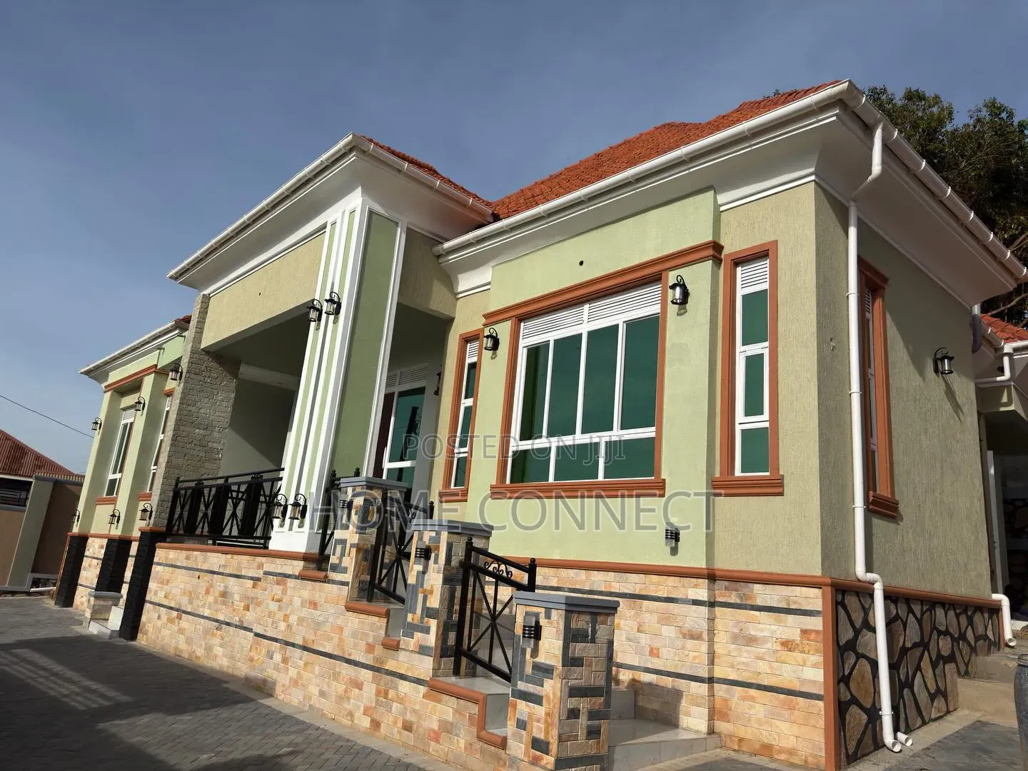 4bdrm Bungalow in Entebbe Rd Kitende, Central Division for sale