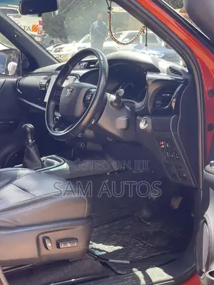 Toyota Hilux 2018 Orange