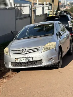Toyota Auris 2014 Silver