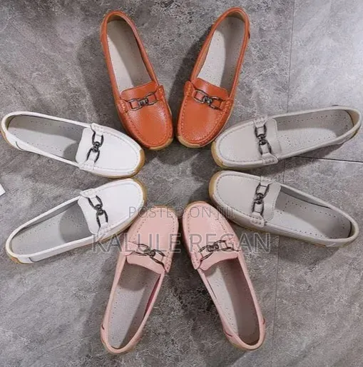 Ladies Classic Moccasin Shoes