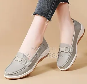 Ladies Classic Moccasin Shoes