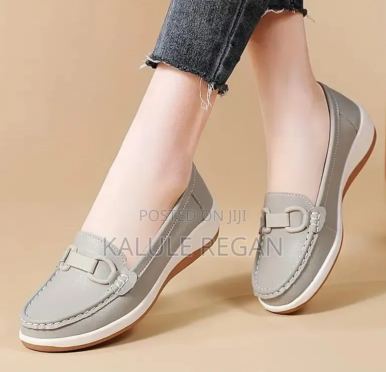 Ladies Classic Moccasin Shoes