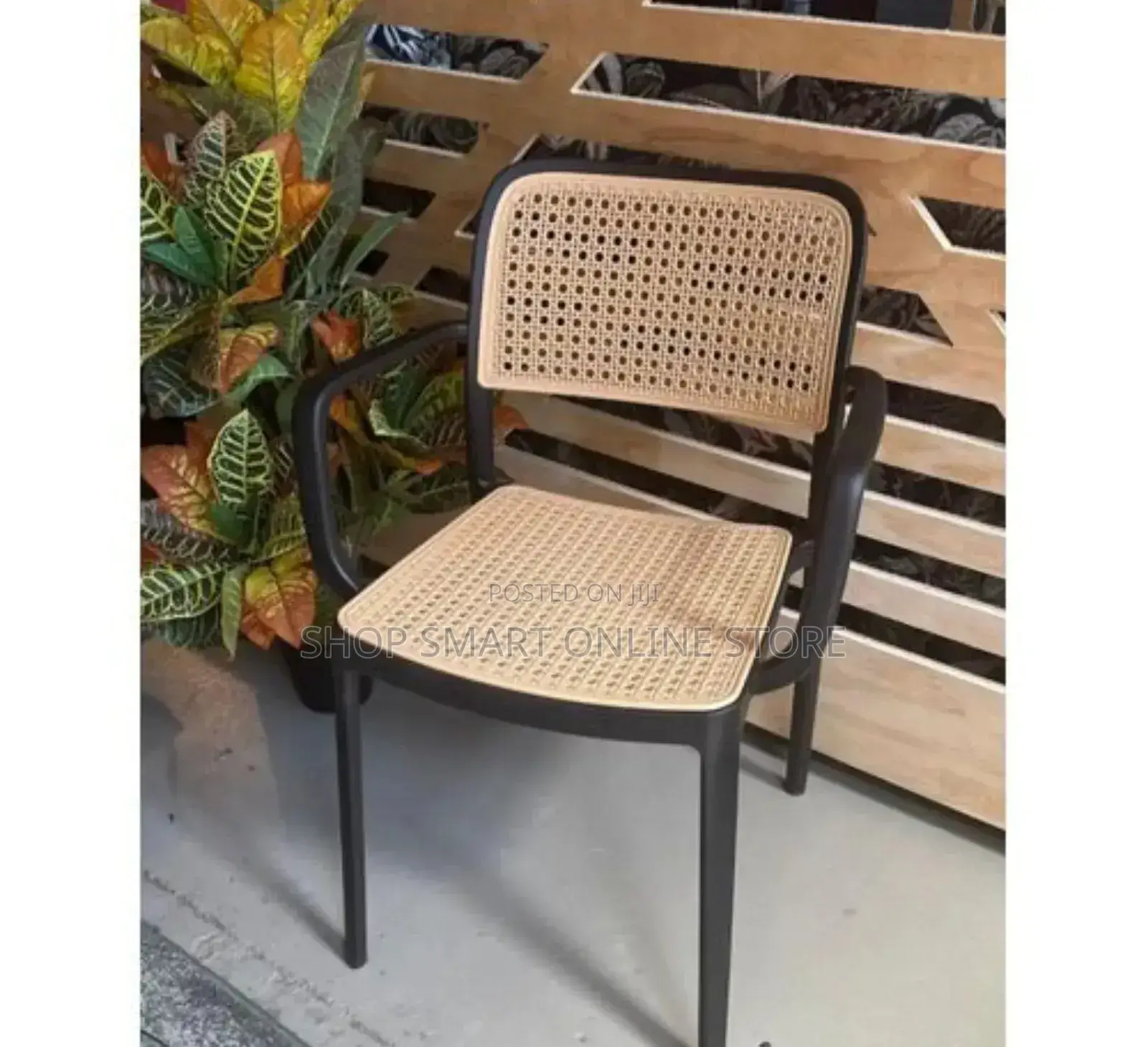 Indoor/Outdoor Plastic Chairs Plastic Chairs