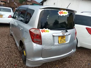 Toyota Ractis 2010