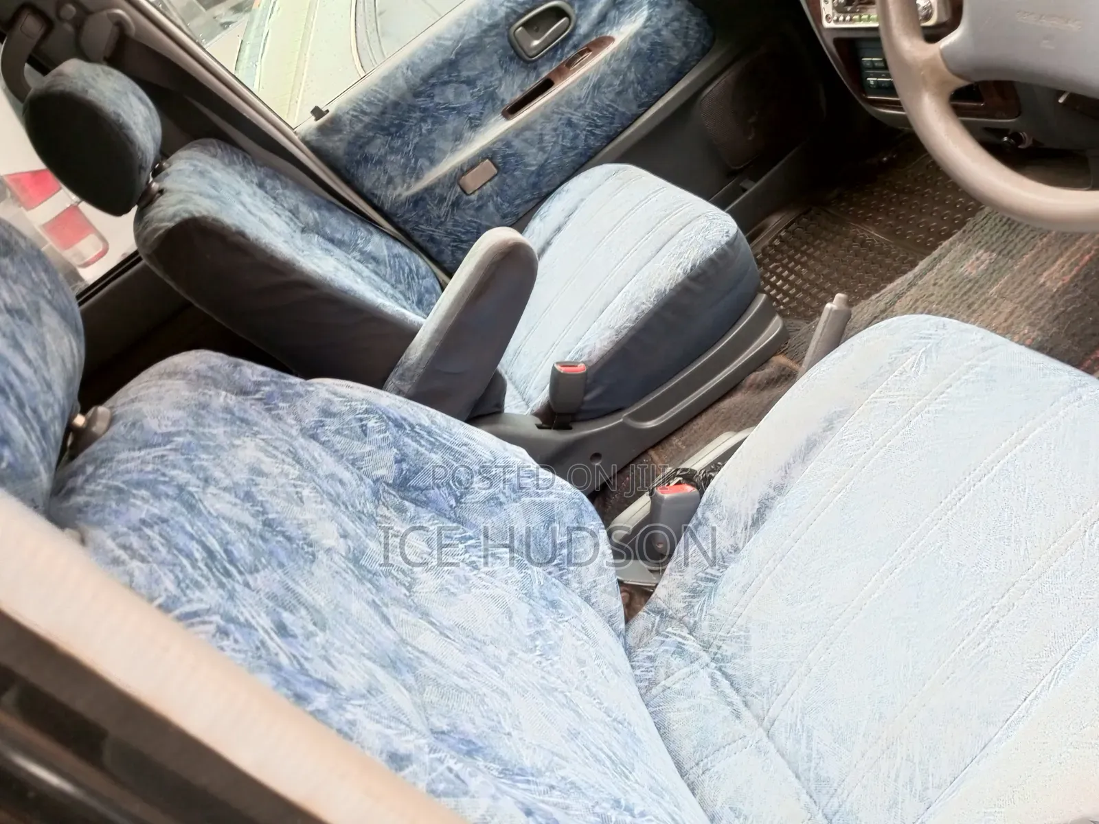Toyota TownAce Noah 2000
