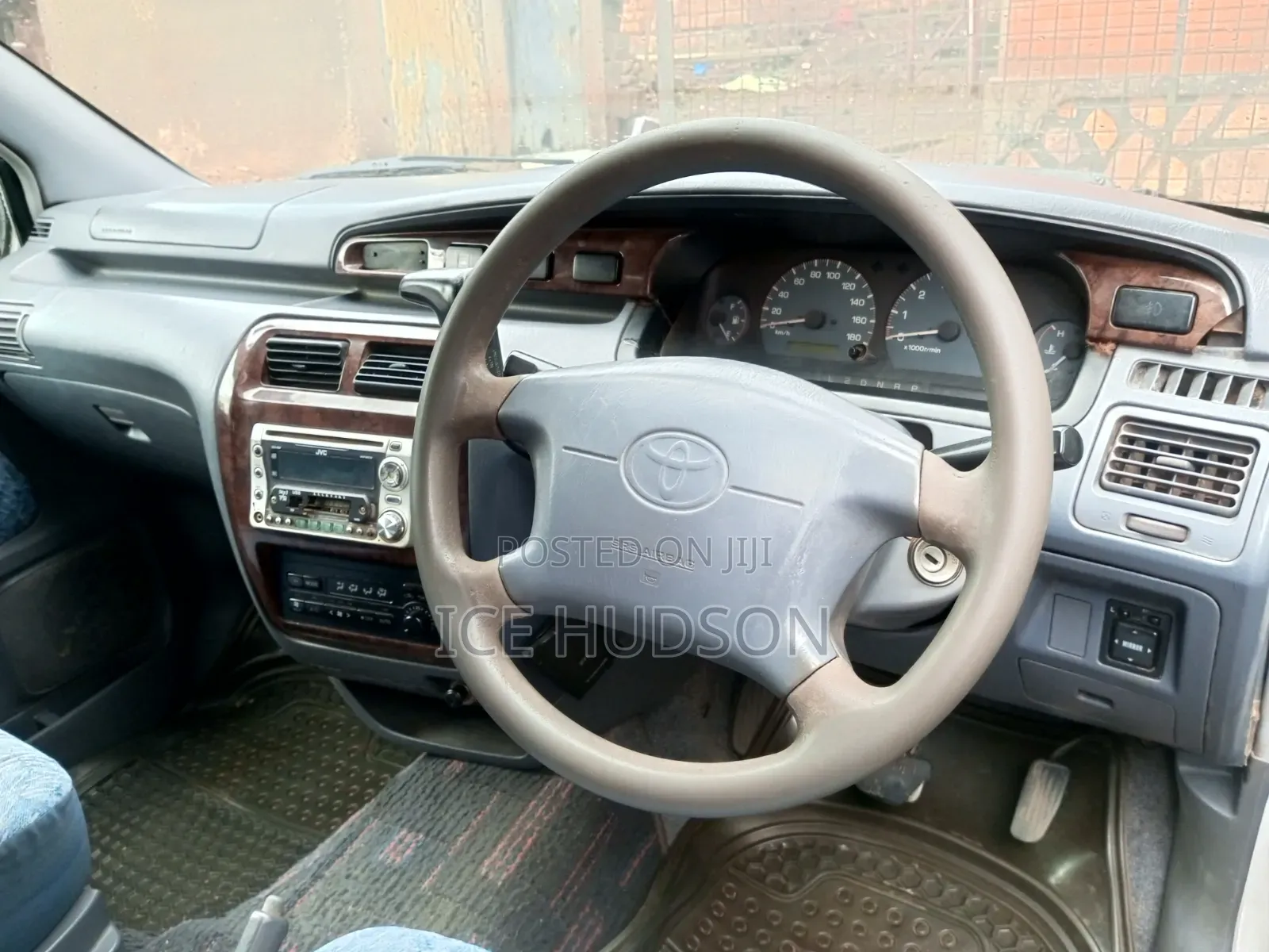 Toyota TownAce Noah 2000