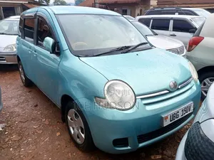 Toyota Sienta 2008