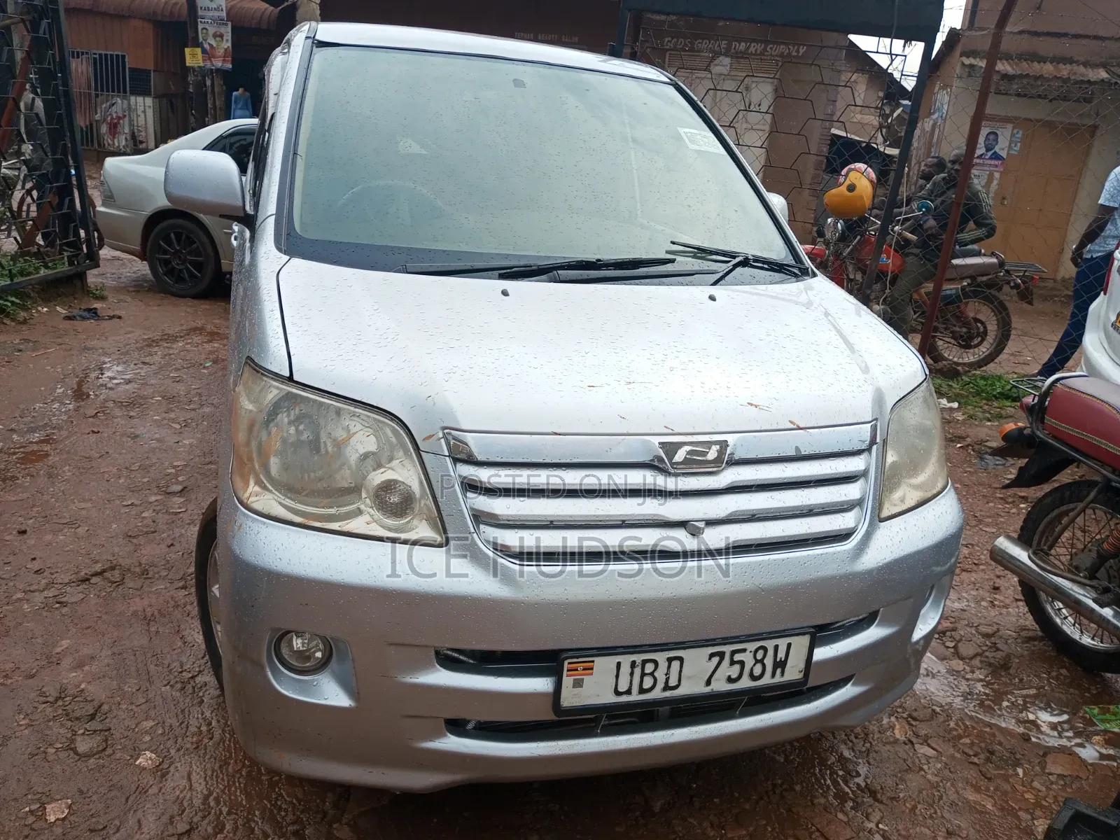 Toyota Noah 2005 Silver