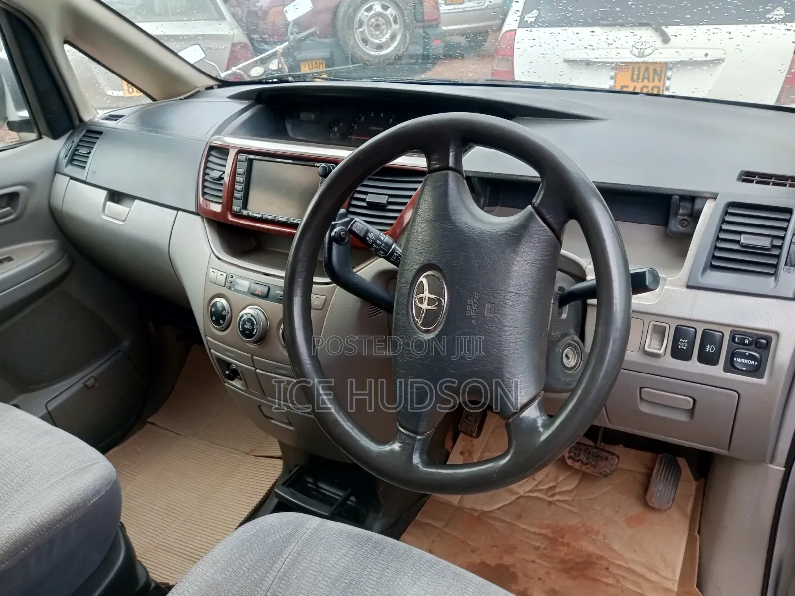 Toyota Noah 2005 Silver