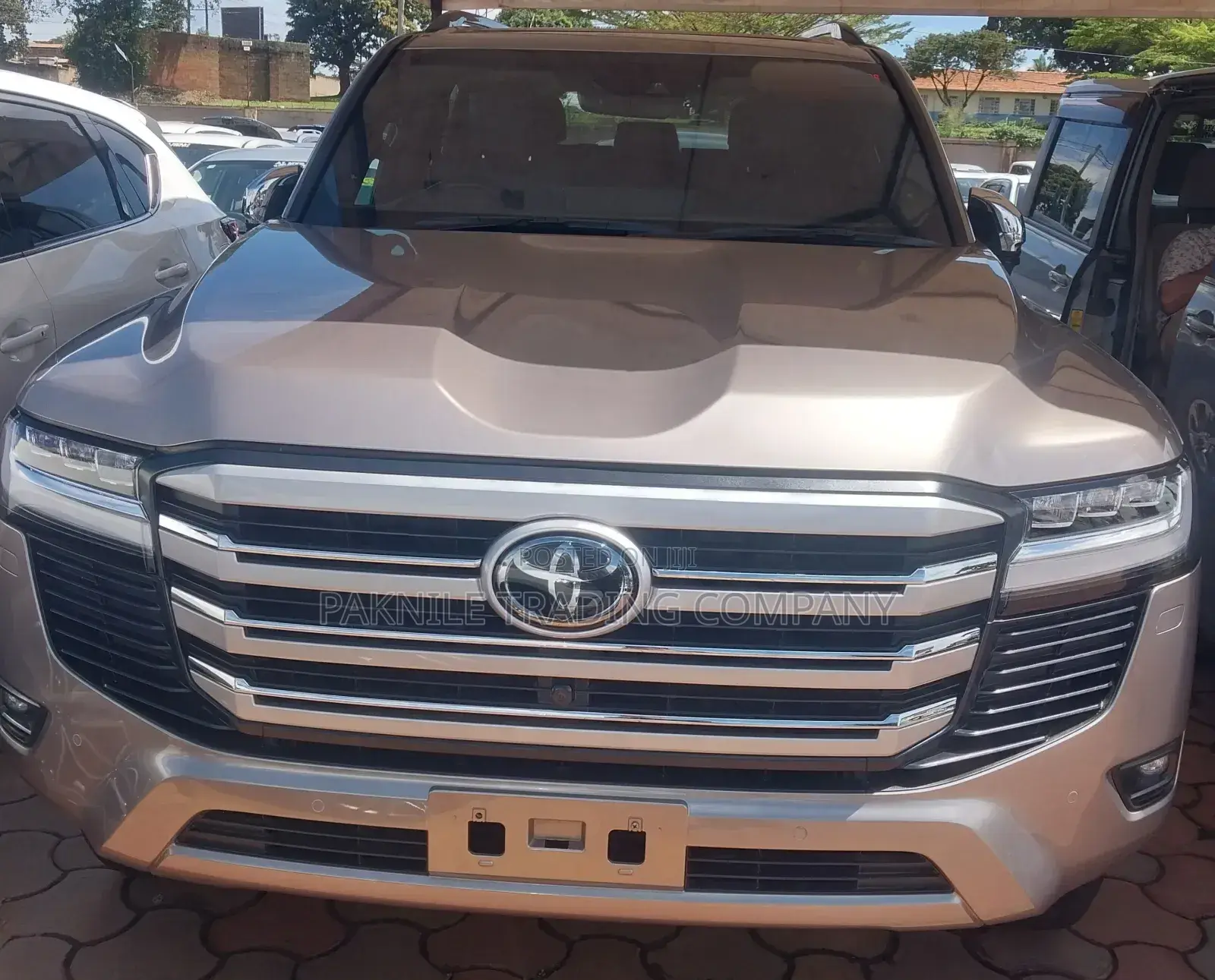 Toyota Land Cruiser 2023 Gold