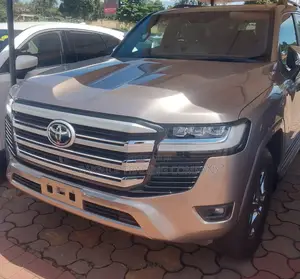 Toyota Land Cruiser 2023 Gold