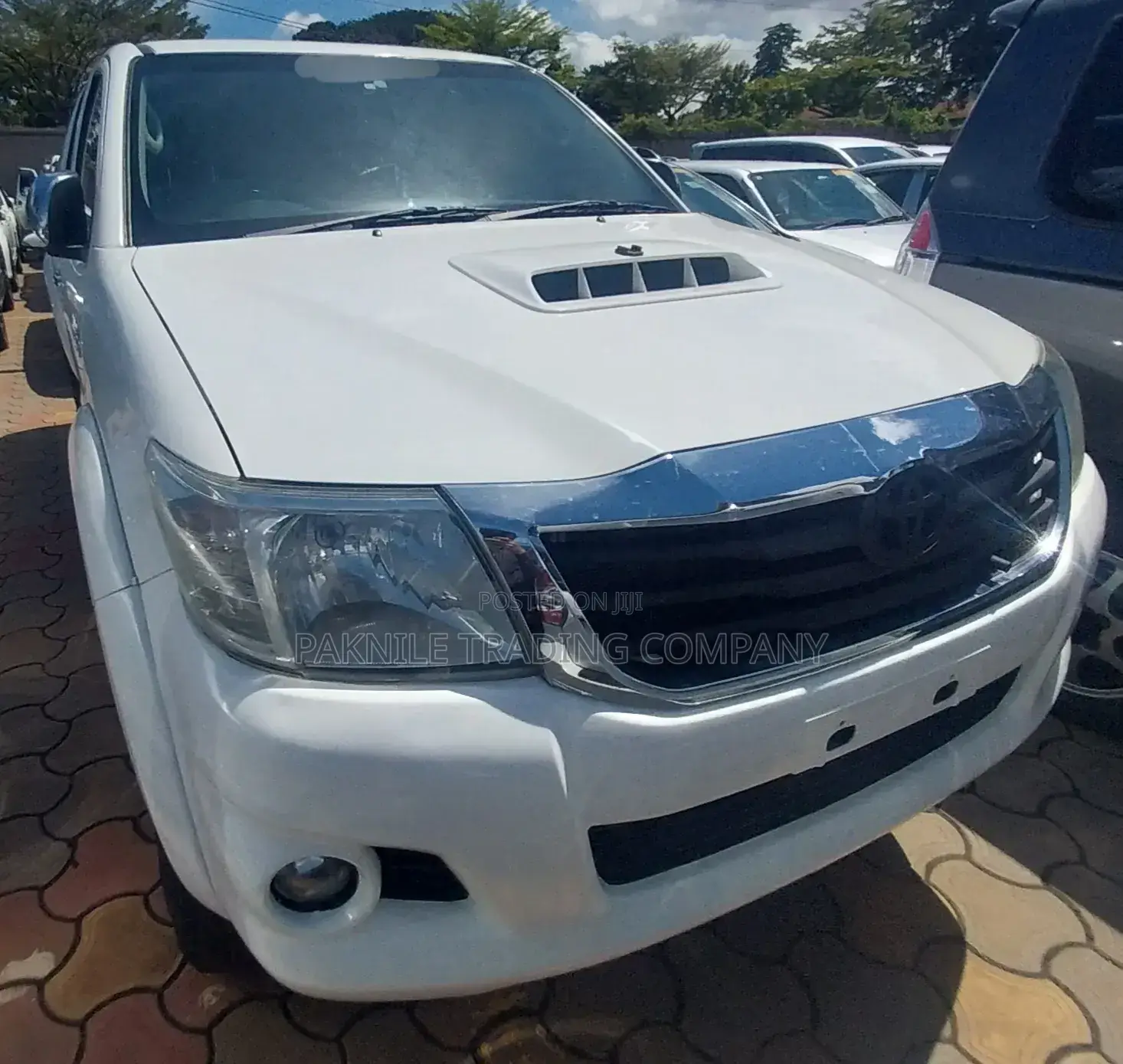 Toyota Hilux 2011 White