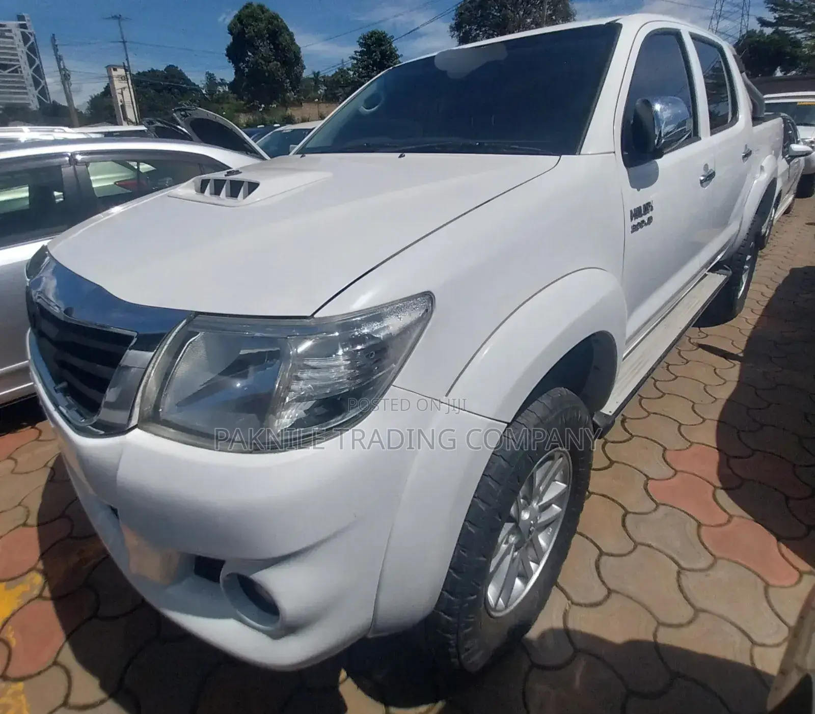 Toyota Hilux 2011 White