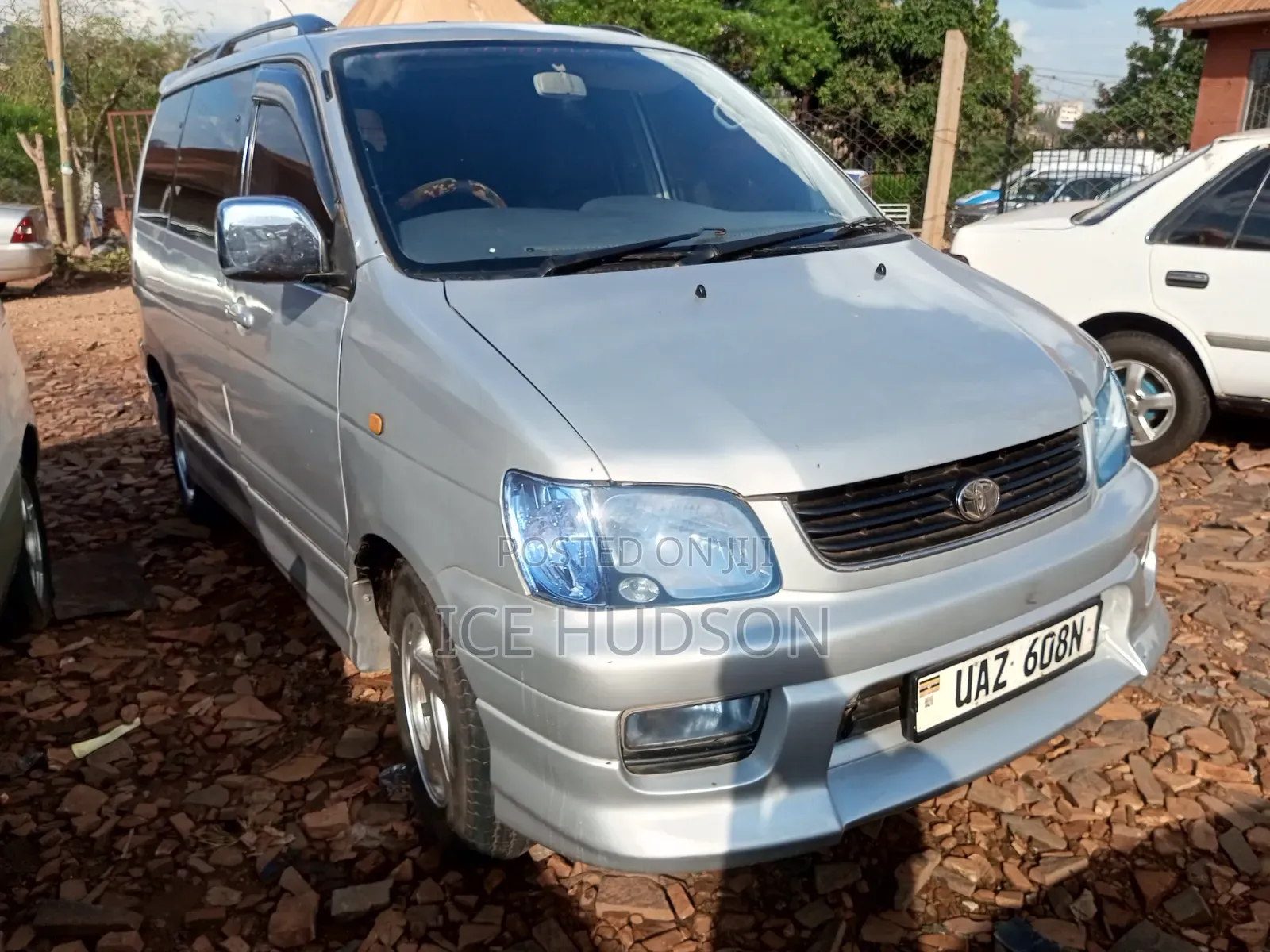 Toyota LiteAce Noah 2001