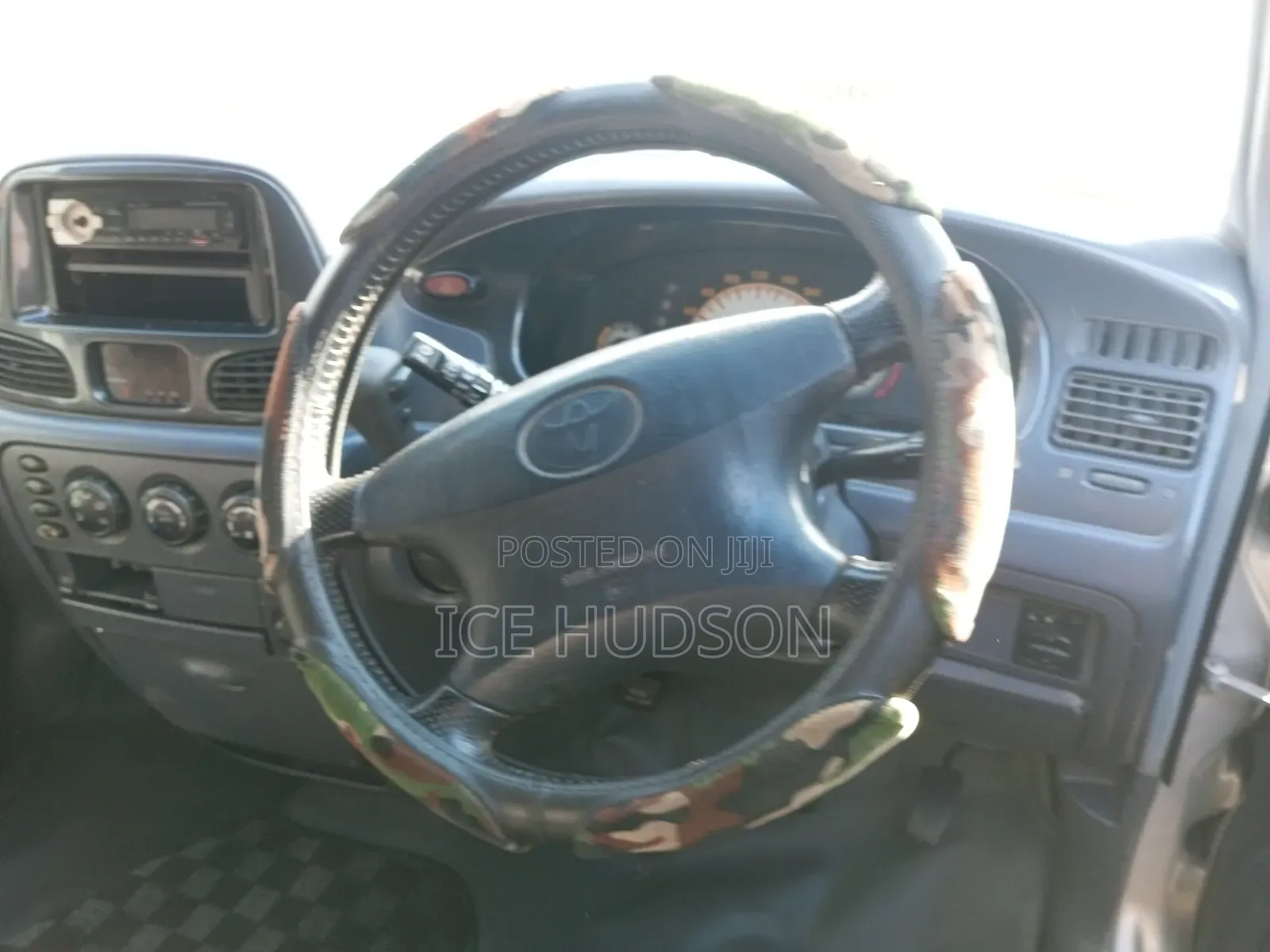 Toyota LiteAce Noah 2001