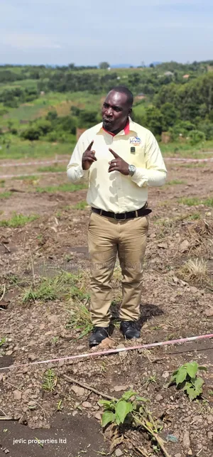 Namayumba Plots for Sale Along Hoima Road