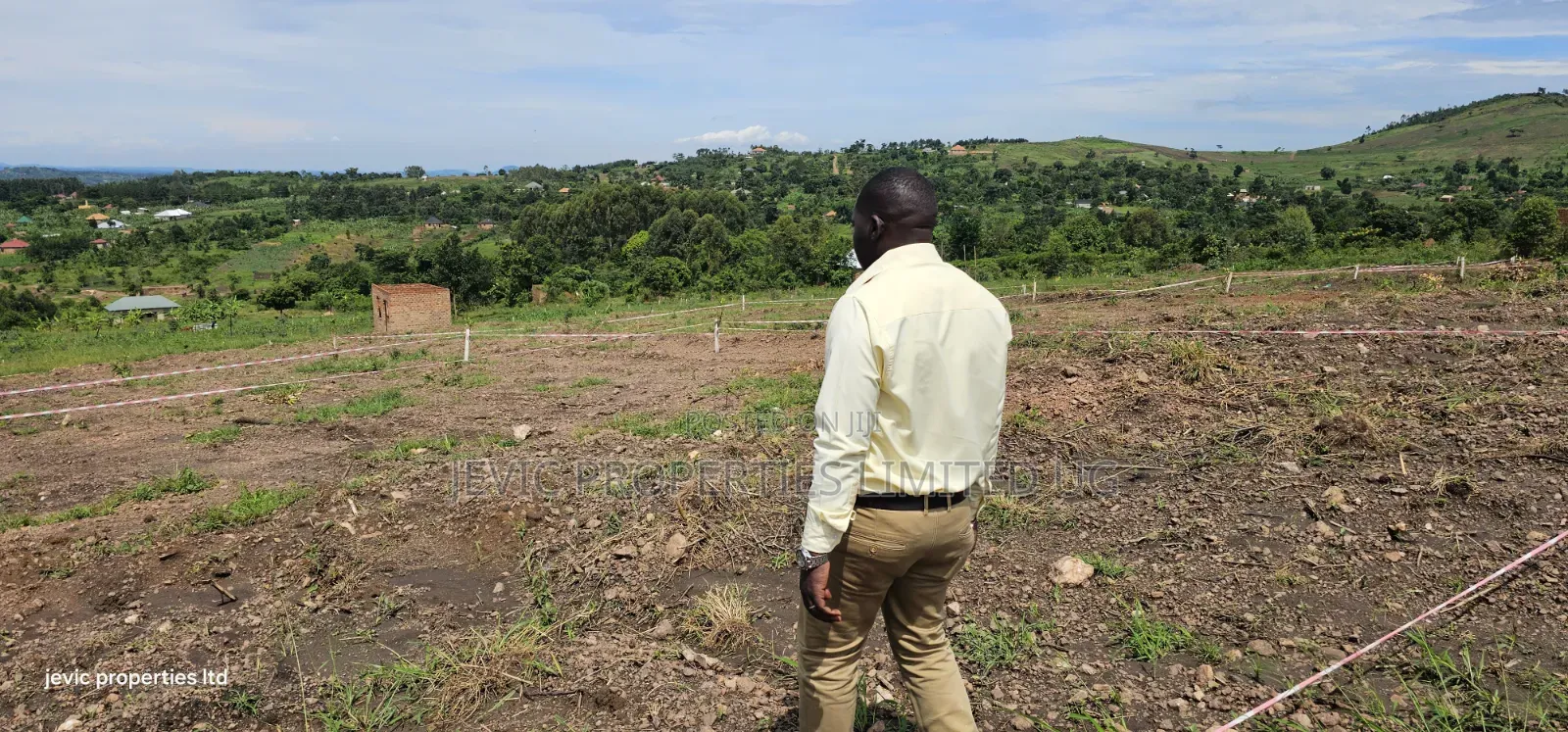 Namayumba Plots for Sale Along Hoima Road