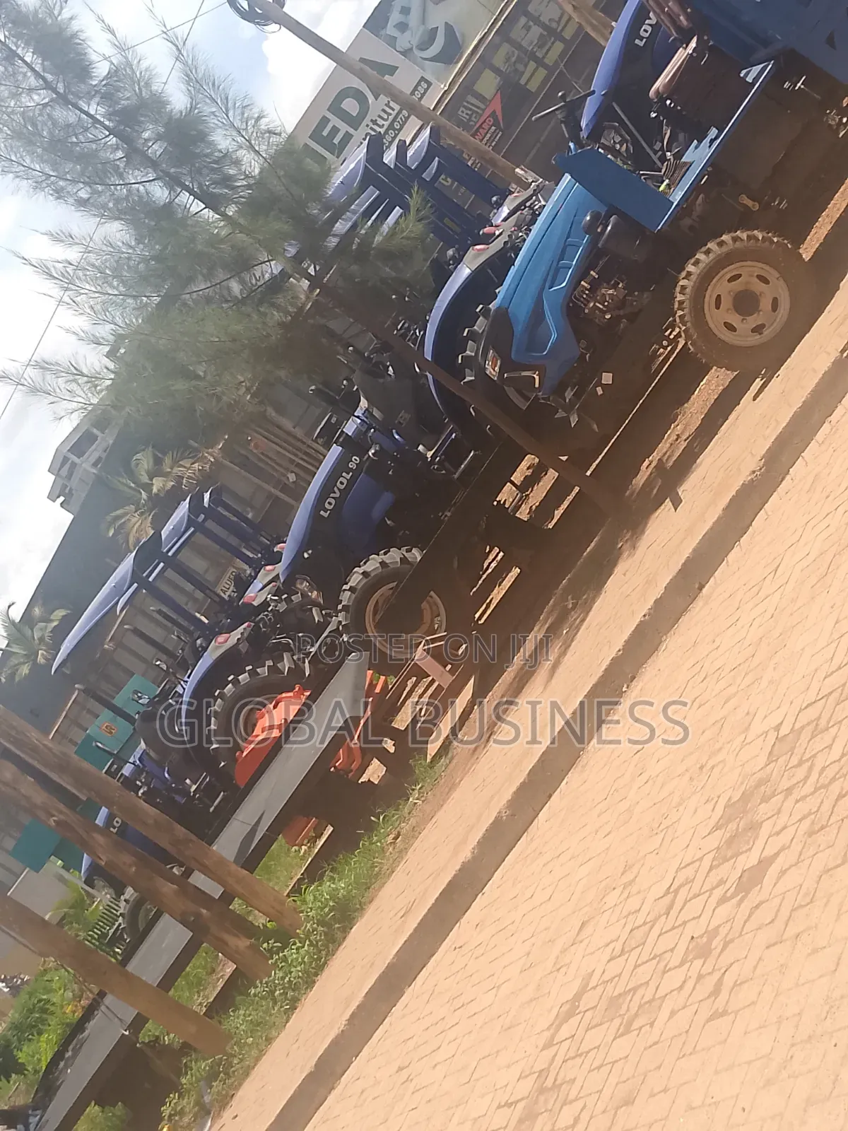 Powerful 90hp Farm Tractor – High Performance Reliable