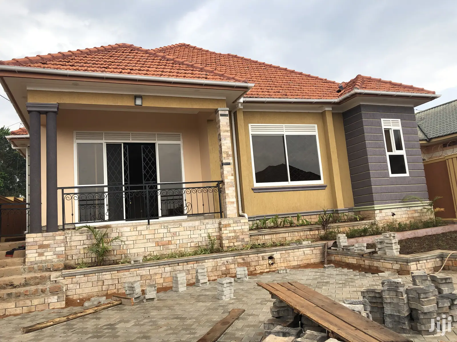 Kira Astonishing House on Sell