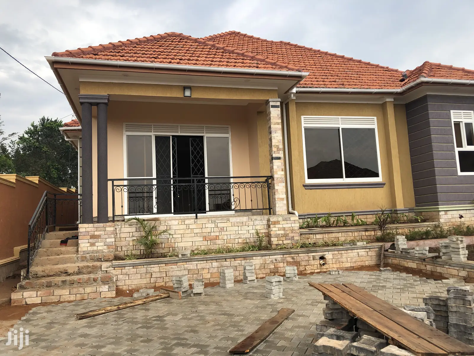 Kira Astonishing House on Sell