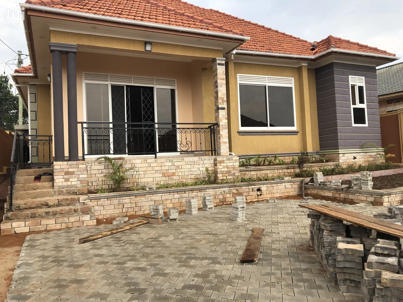 Kira Astonishing House on Sell