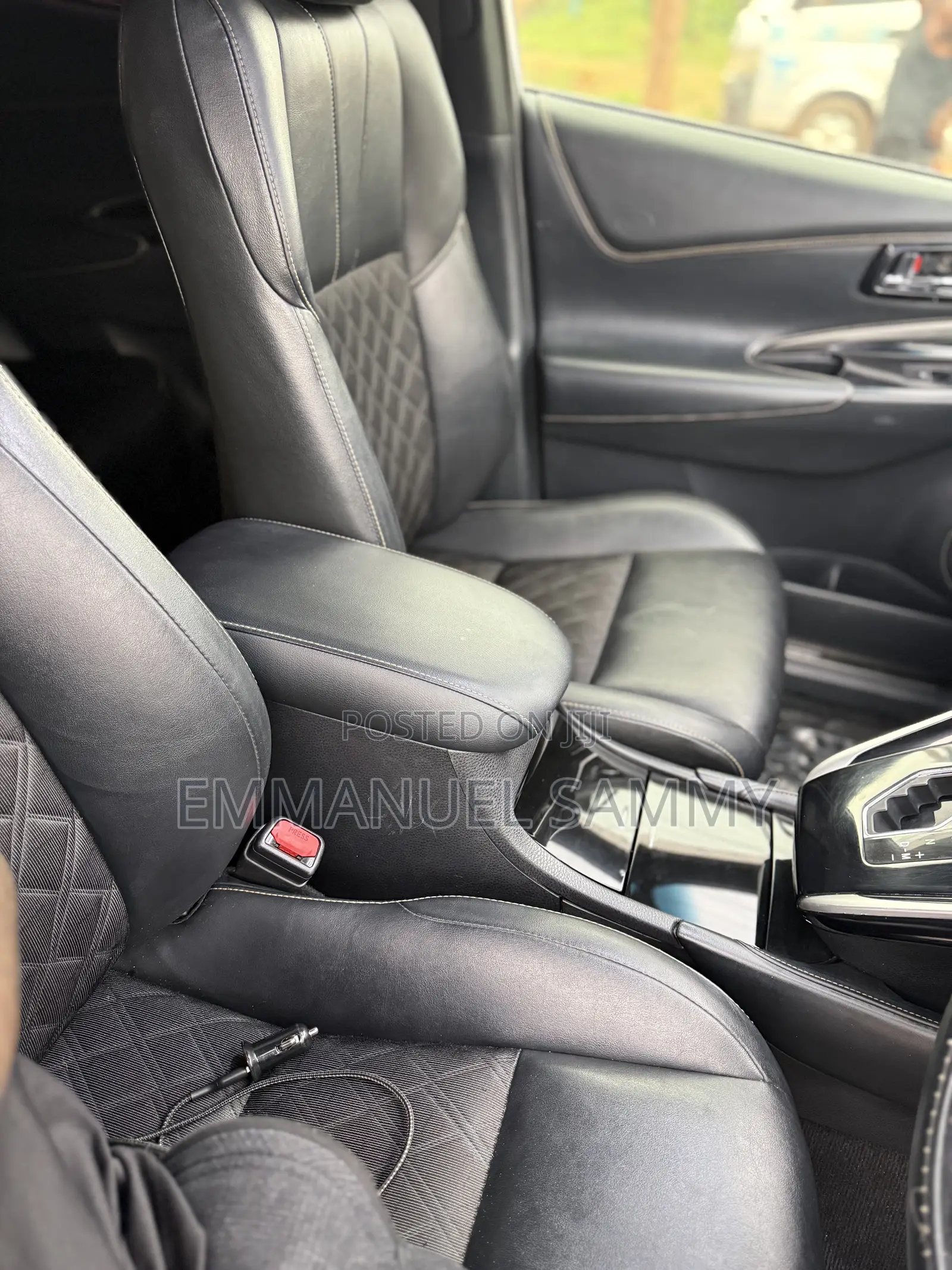 Toyota Harrier 2.0 2015 White