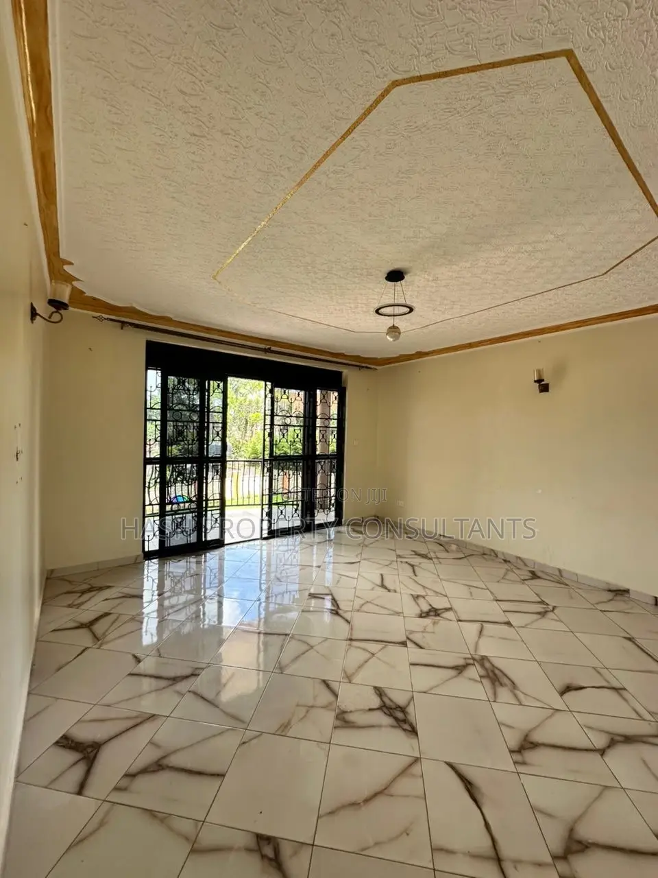 3bdrm Apartment in Muyunyo, Central Division for rent