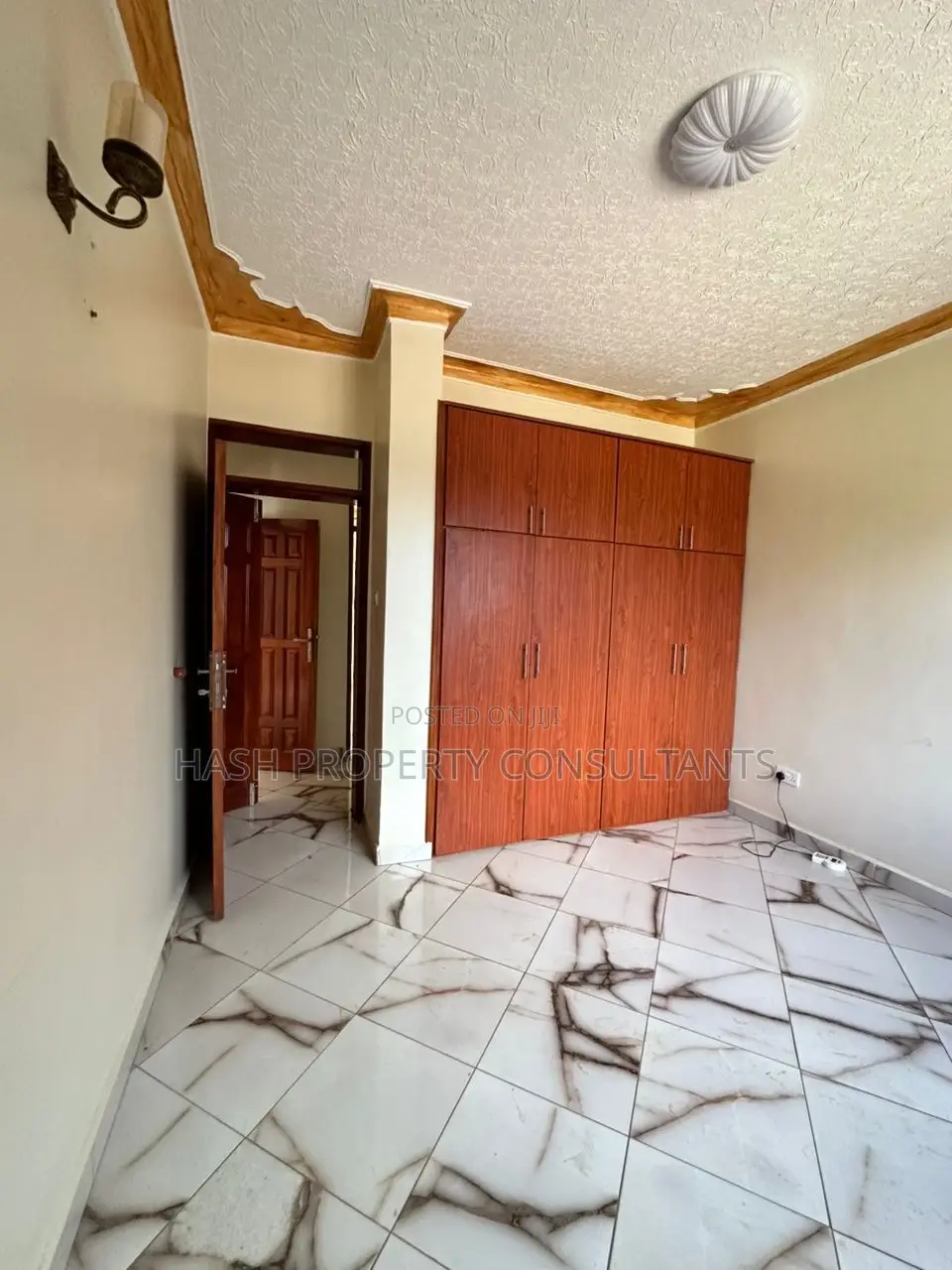 3bdrm Apartment in Muyunyo, Central Division for rent