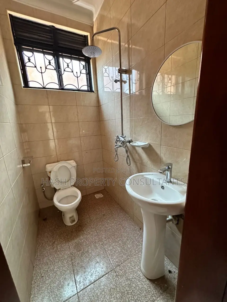 3bdrm Apartment in Muyunyo, Central Division for rent