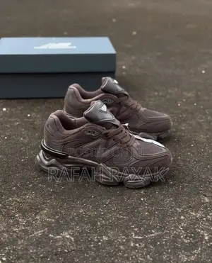 Brown New Balance 9070 Unisex Trainers