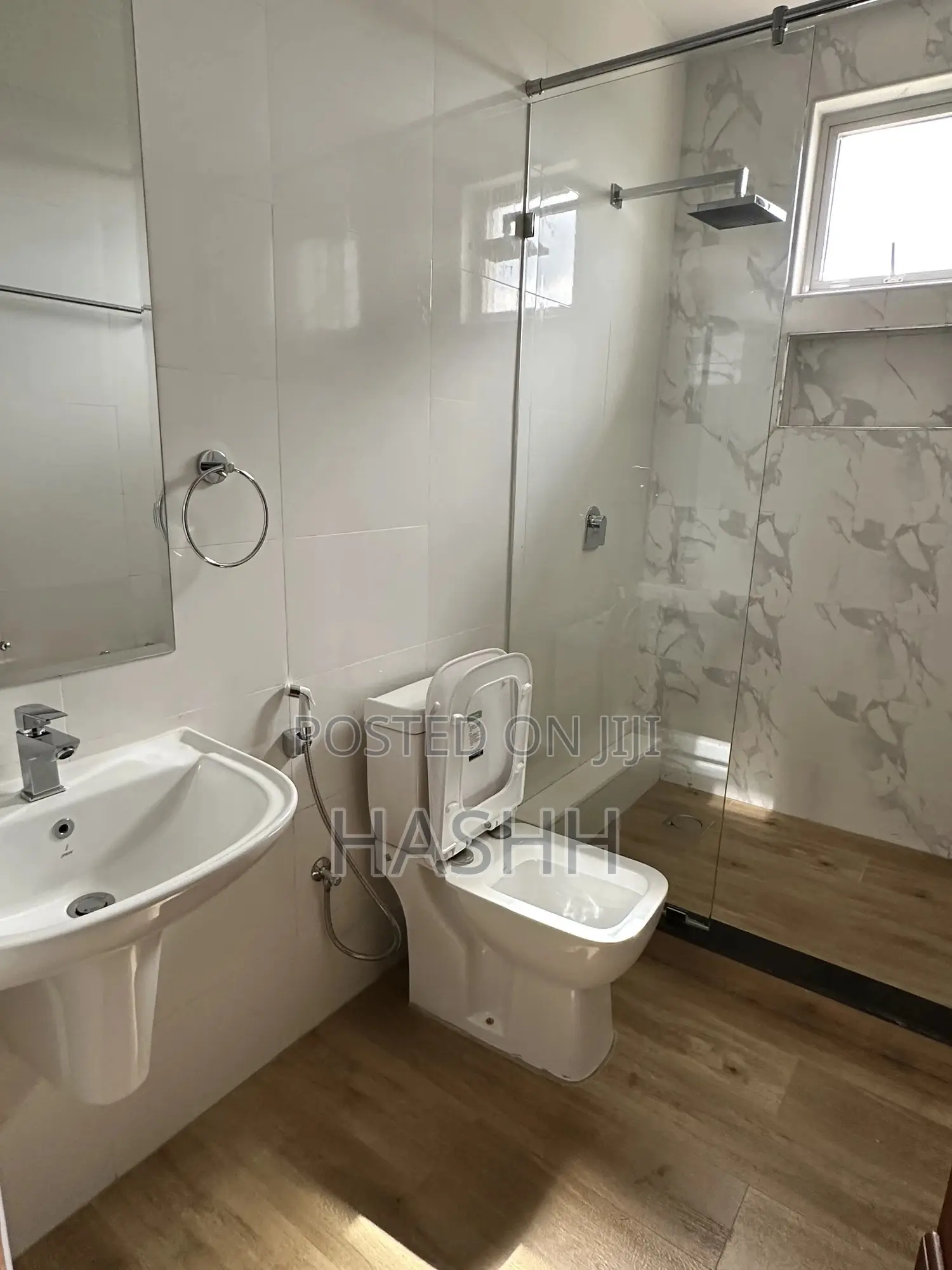 3bdrm Duplex in Iiii, Central Division for rent