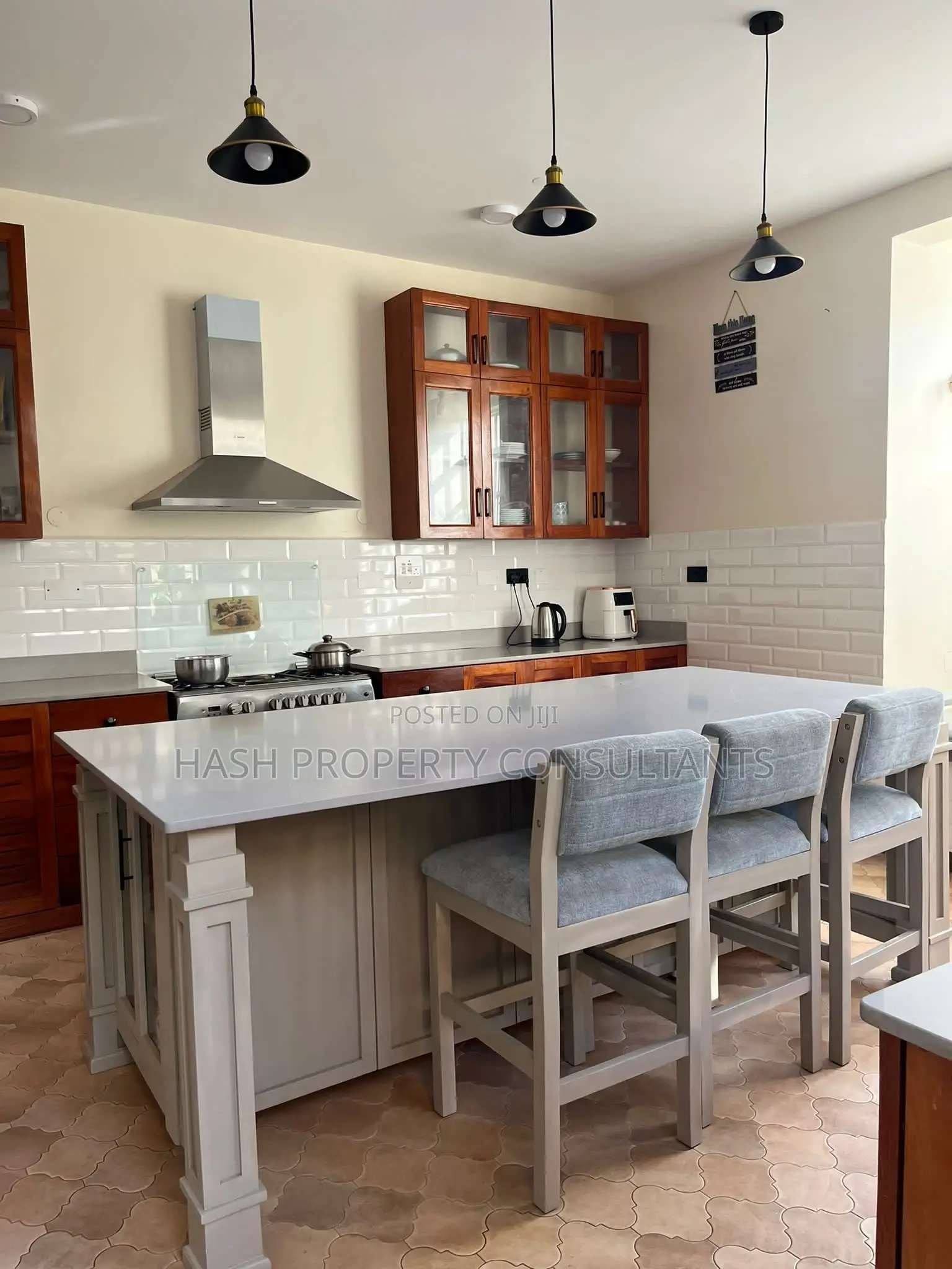 3bdrm Mansion in Buziga, Central Division for rent