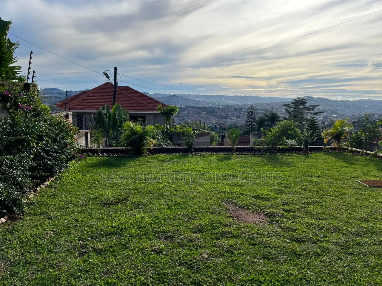 3bdrm Mansion in Buziga, Central Division for rent