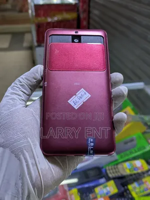 Kyocera Basio 3 KYV43 32 GB Red