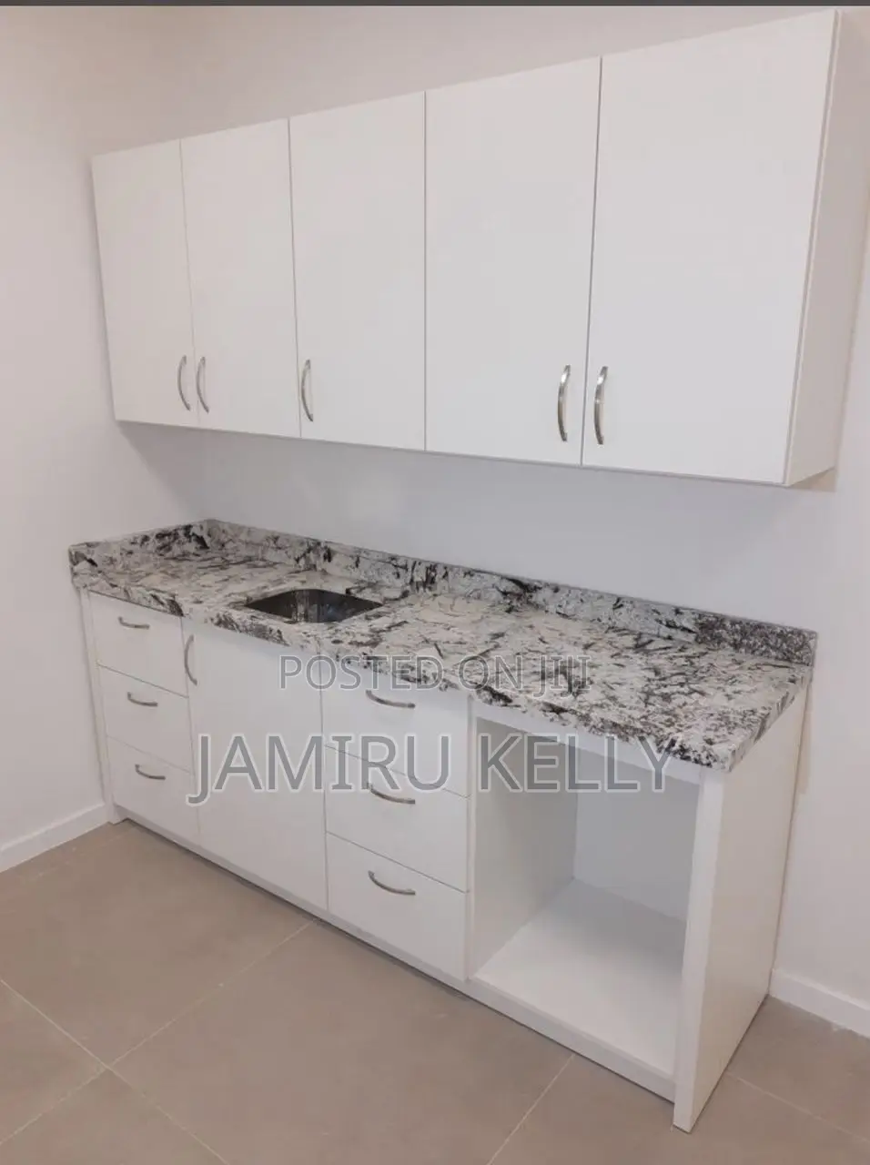 Well Designed Cabinets With Smooth Tops