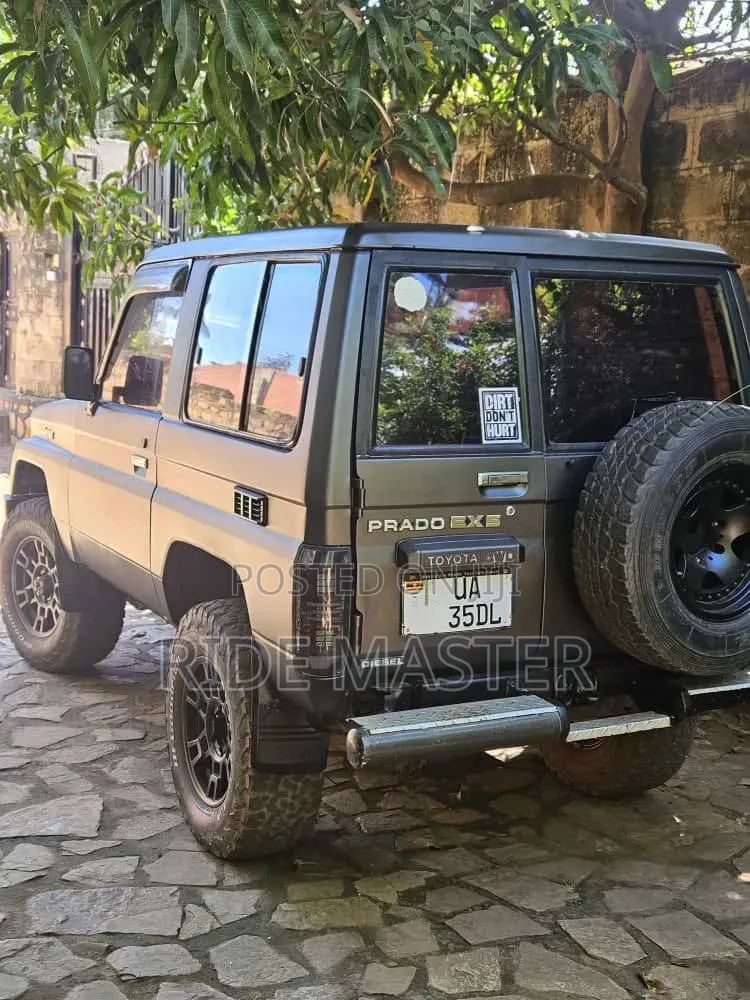 Toyota Land Cruiser 2005 Maroon