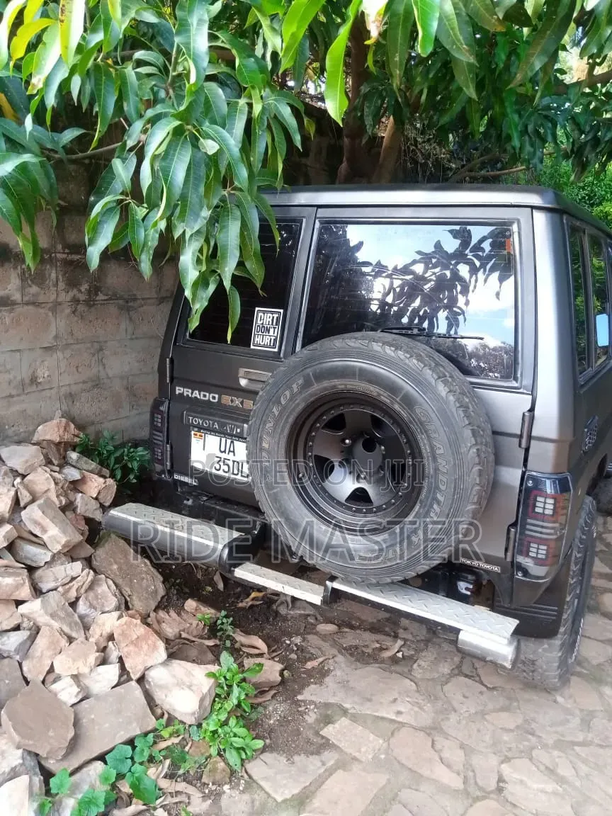 Toyota Land Cruiser 2005 Maroon