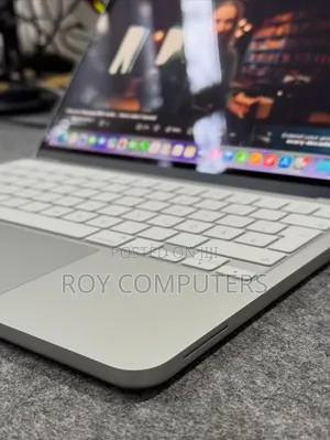 New Laptop Apple MacBook Pro 16GB Apple M1 SSD 512GB