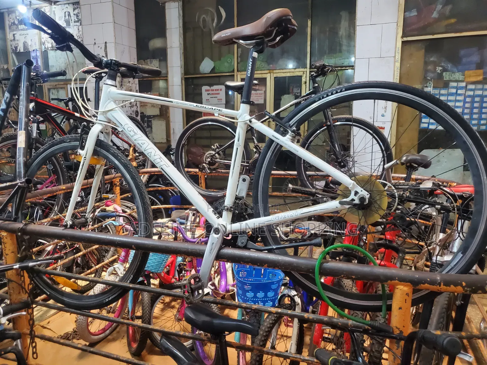 Giant Escape. Sport Bike