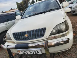 Toyota Harrier 2003 White