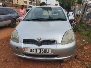 Toyota Vitz 2007 Silver