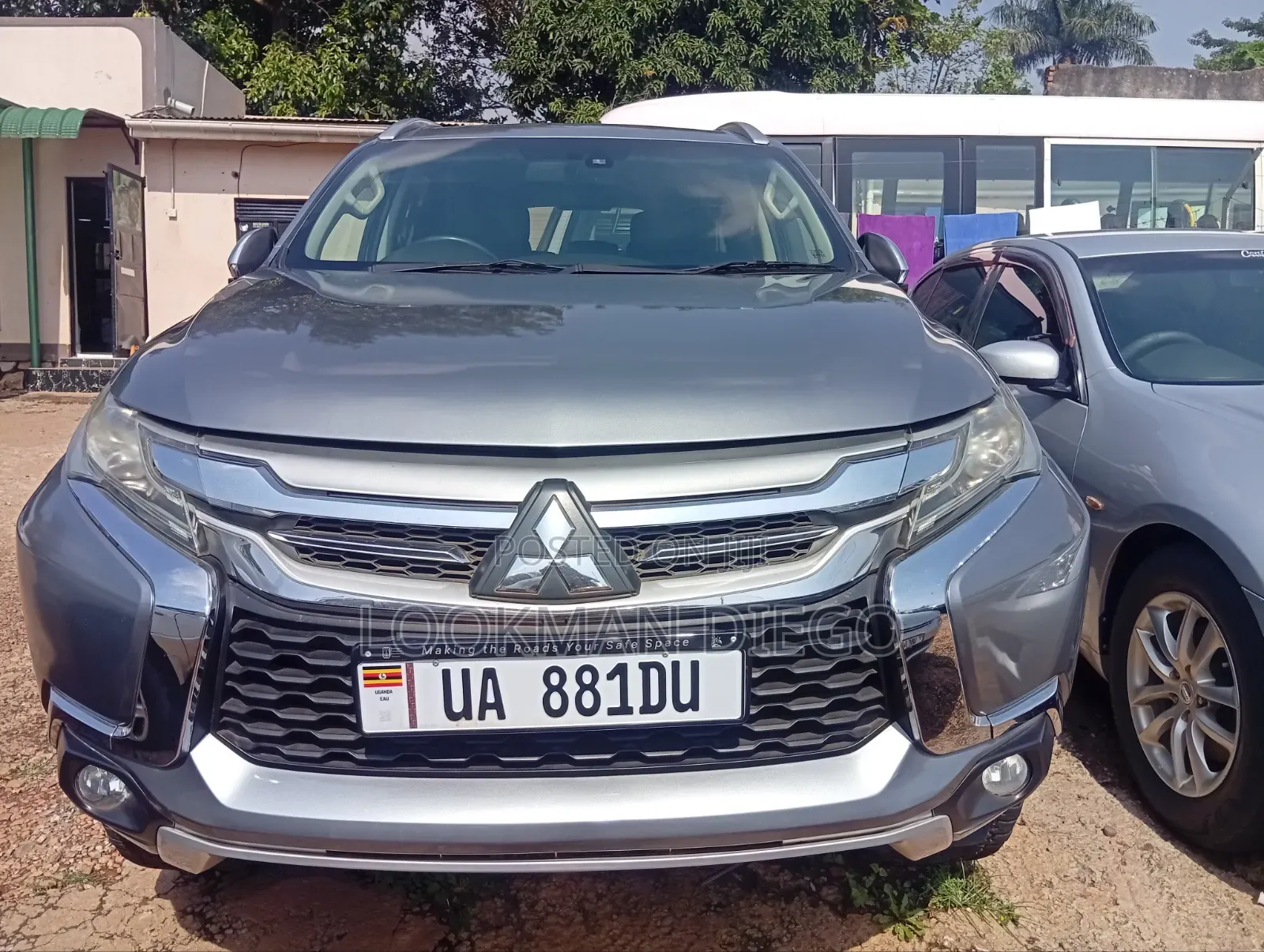 Mitsubishi Pajero Sport 2022 Silver
