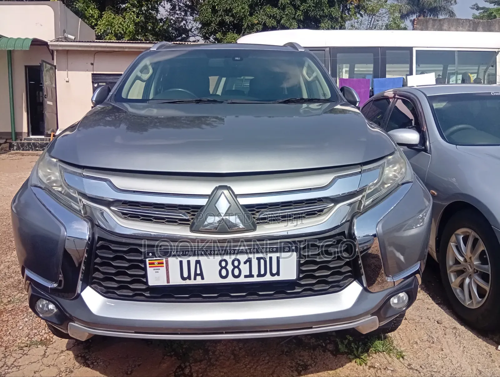 Mitsubishi Pajero Sport 2022 Silver