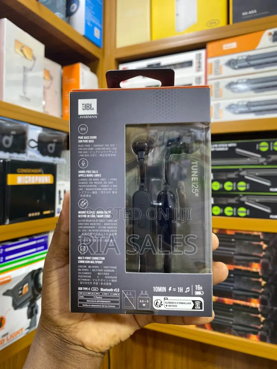 JBL Tune 125bt Wireless in-Ear Headphones.