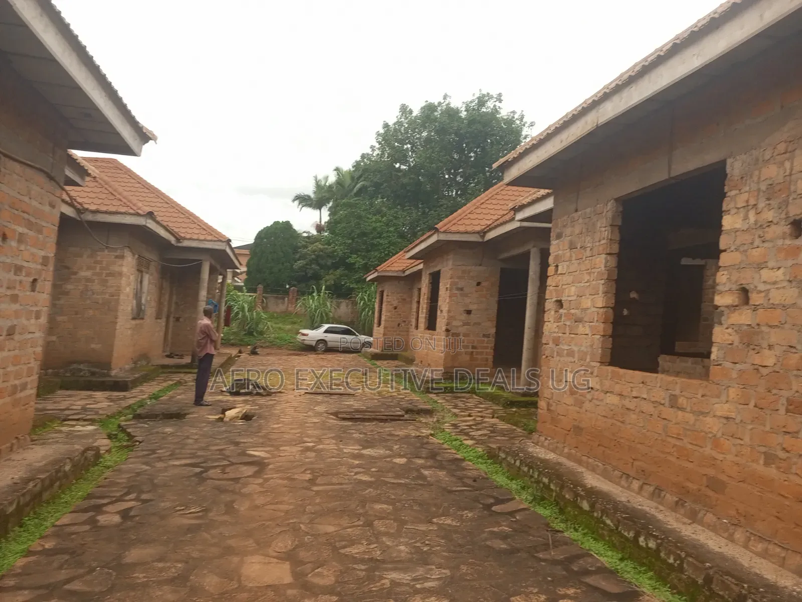 2bdrm Townhouse/Terrace in Selene Mutundwe, Rubaga for sale