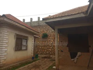 2bdrm Townhouse/Terrace in Selene Mutundwe, Rubaga for sale