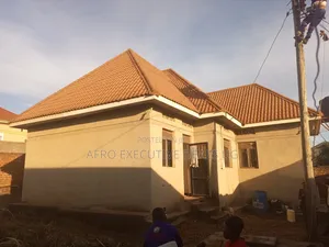 4bdrm House in Mutundwe Kilinyabigo, Rubaga for sale