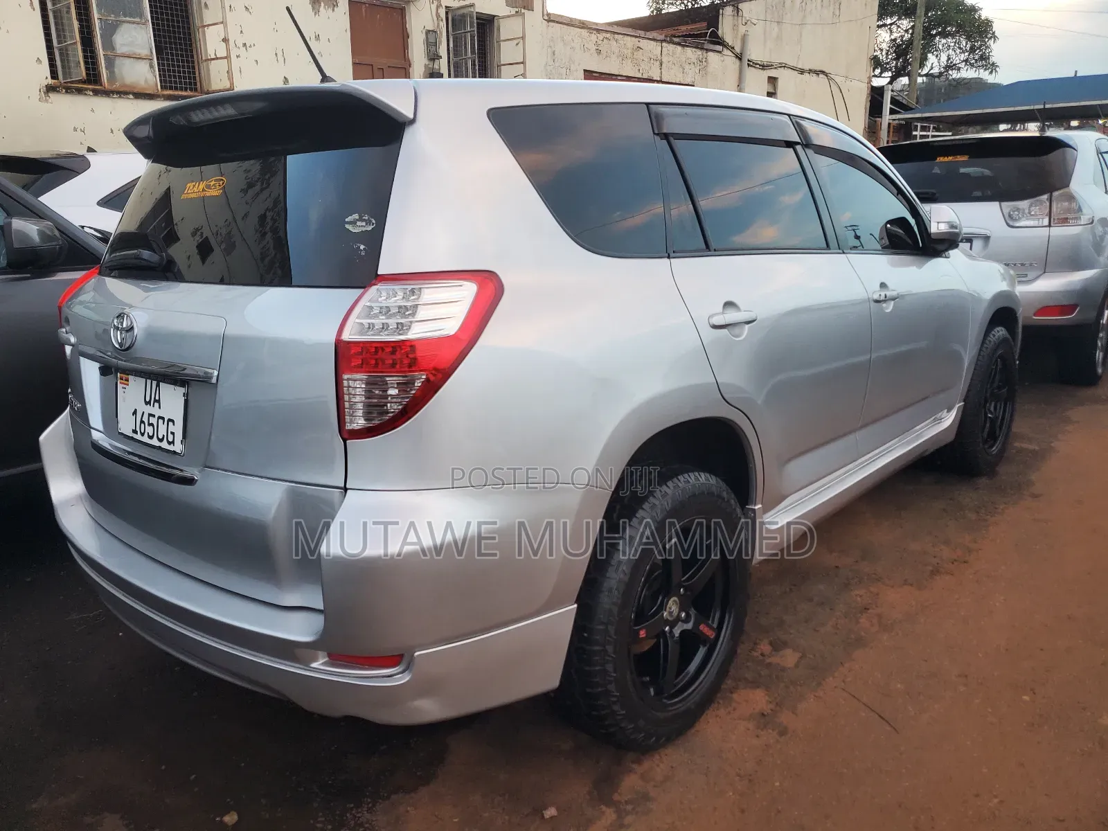 Toyota Vanguard 2011 Silver