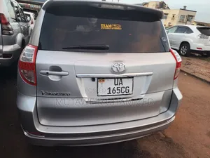 Toyota Vanguard 2011 Silver