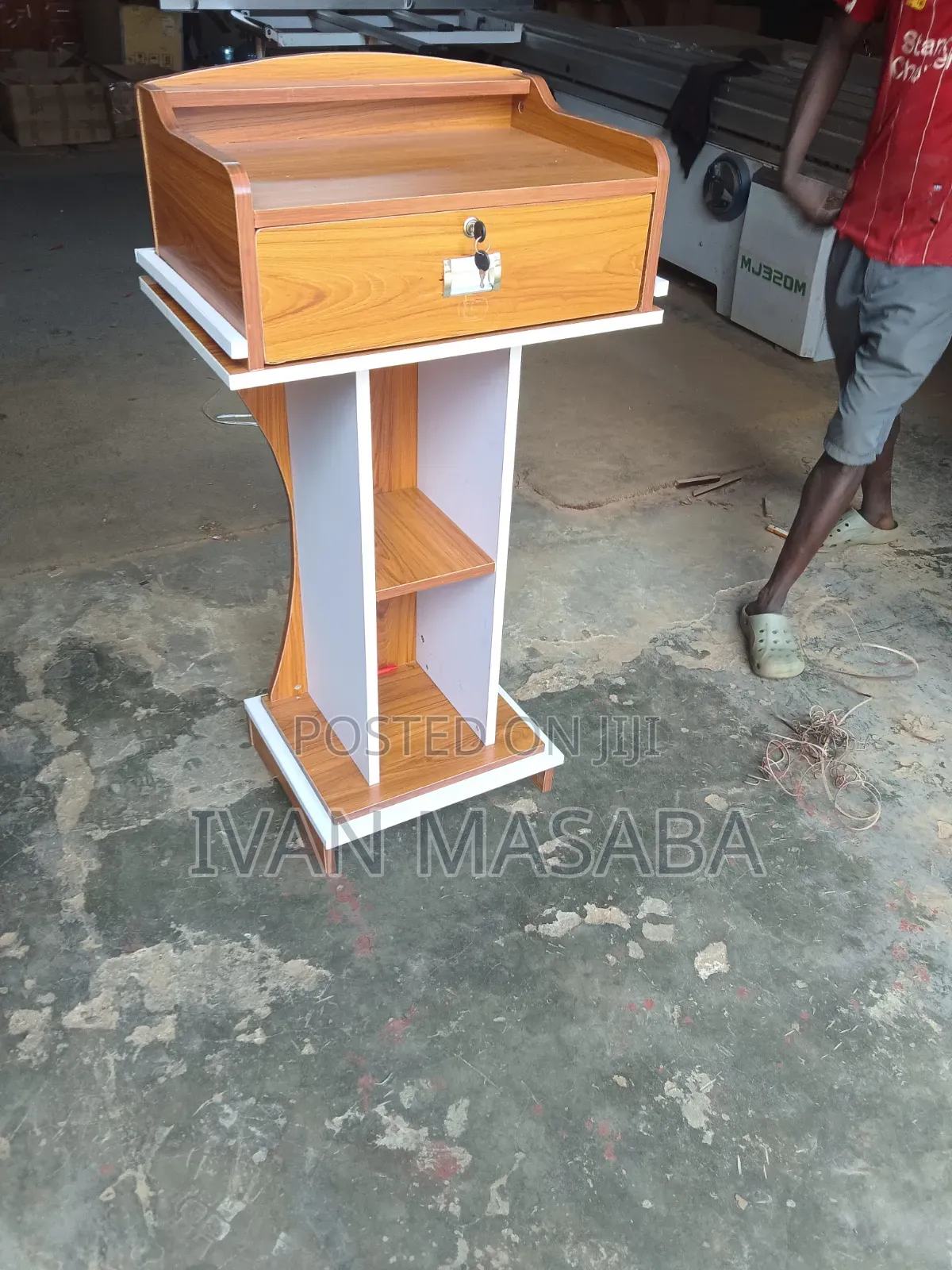 Church Stand/ Pulpit/ Lectern